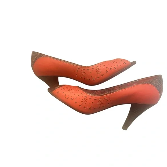 Poetic License Irregular Choice Leather Lizard 3 1/2 inch High Heel Pump. Size 8 - Picture 3 of 9